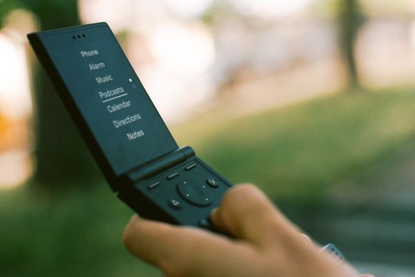Dumb Phones aren't a smart idea to cure smartphone addiction